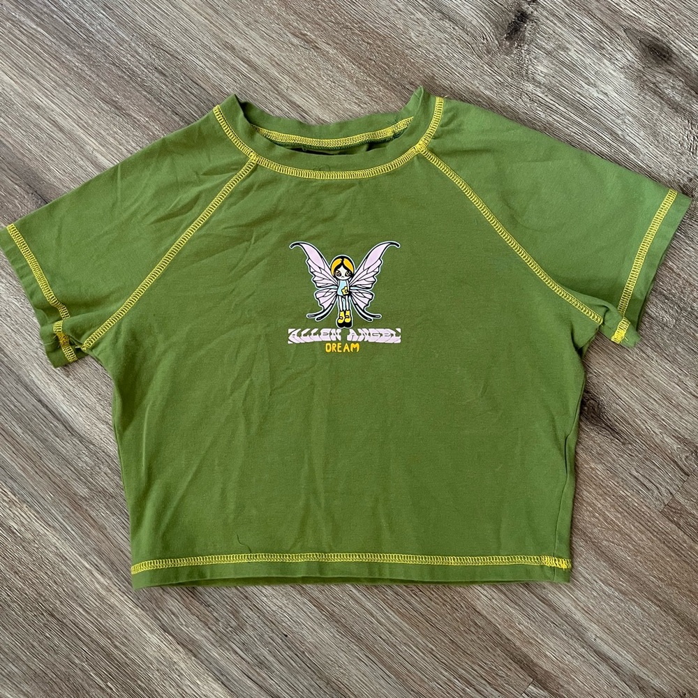 Size is XS. Green crop top with design. From FashionNova.